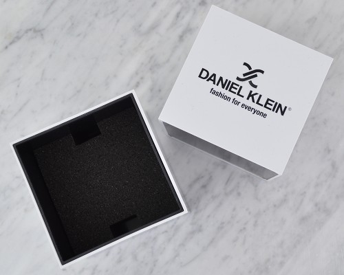DANIEL KLEIN_pudełko.jpg